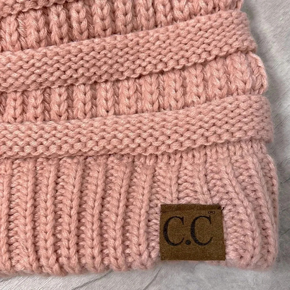 C.C EXCLUSIVES NWOT Women’s Peach Toque  Ponytail Hole Winter Hat - Picture 2 of 8